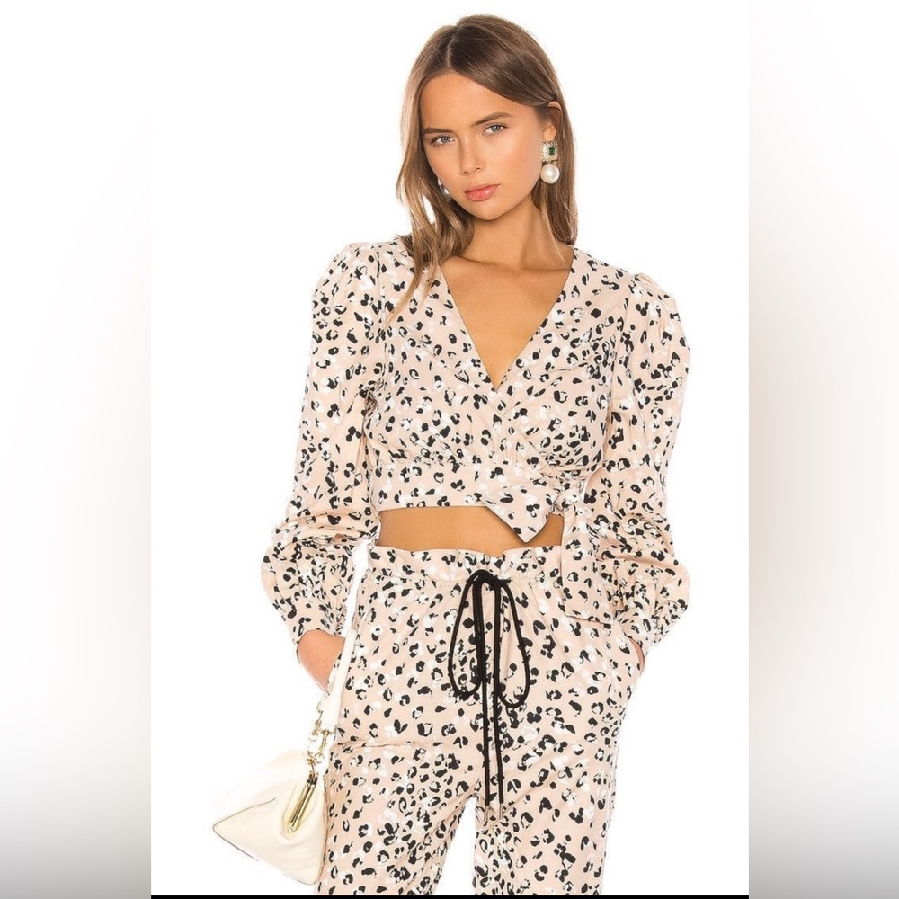 SOLD. Camila Coelho wren linen pant and fifer top set